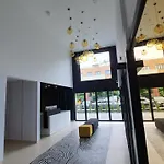 Διαμέρισμα Gold Horizon Solny Z Klimatyzacja I Garazem *